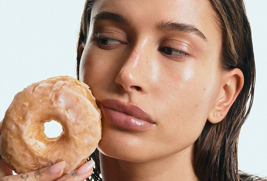 COS'È E COME OTTENERE L'EFFETTO GLAZED SULLA PELLE