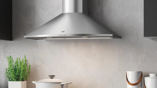 Come pulire la cappa della cucina: guida pratica per eliminare grasso e odori, senza rovinare le superfici
