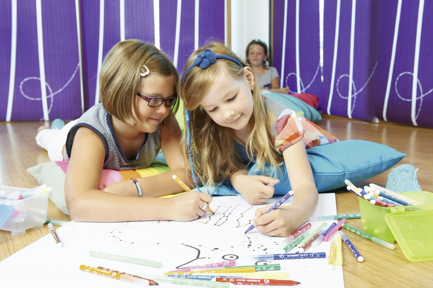 Pennarello a punta fine e fusto triangolare - STABILO Trio A-Z - Astuccio da 18 - Colori assortiti (25572543)