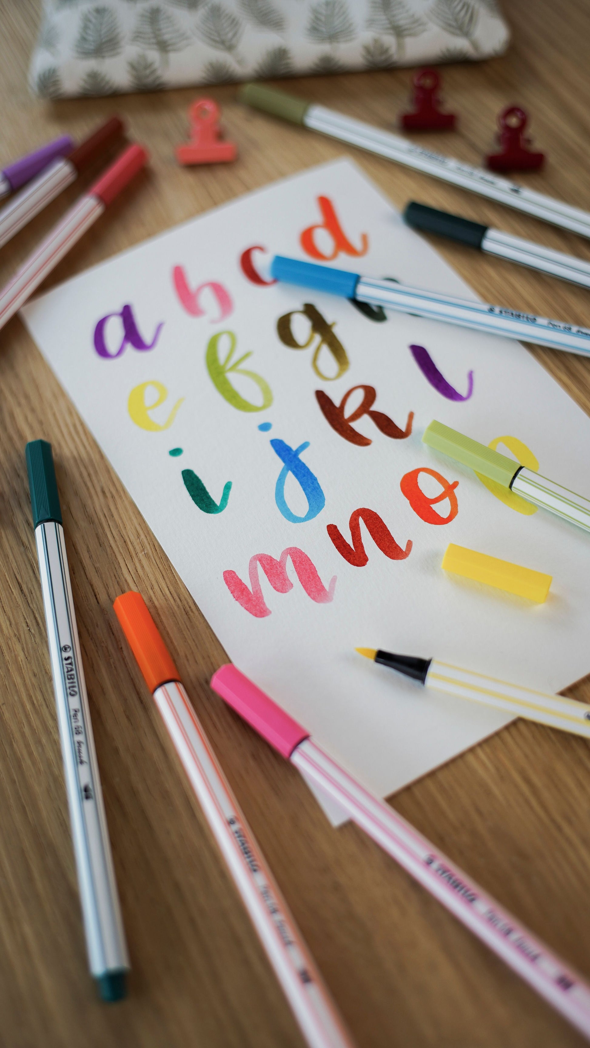 Pennarello Premium con punta a pennello - STABILO Pen 68 brush - Rosa chiaro (25576388)